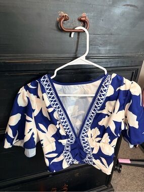 Blue Floral V-Neck Crop Top